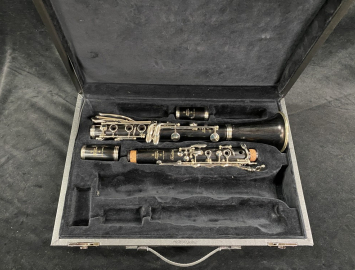 PRISTINE Condition Buffet Crampon Paris Tradition Series Clarinet in A - Serial # 696710